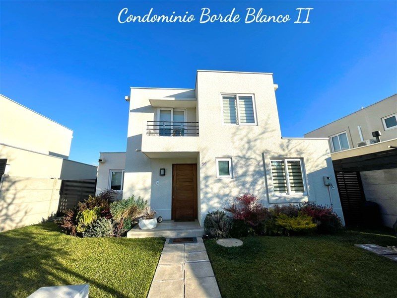 Casa en Venta en Colina, MA - Casa 110/270m2 Condominio 4D 3B Estar Terraza Piscina Riego Bodega Impecable A 1 cuadra de nuevo Stripcenter