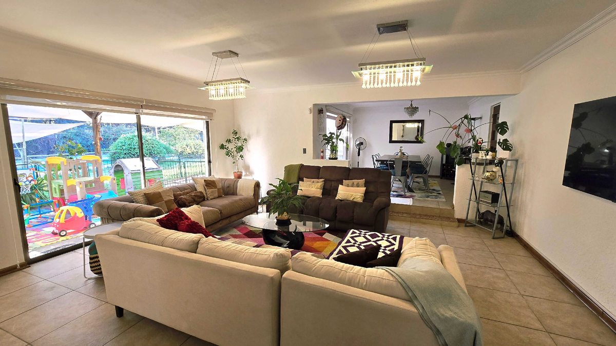 Casa en Venta en Colina, Vive en Un Entorno Tranquilo y Familiar (171594)