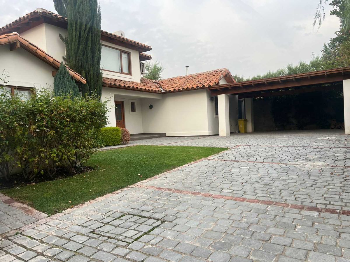 Casa en Venta en Colina, Casa en chicureo/ piedra roja / av josé rabat (98299)