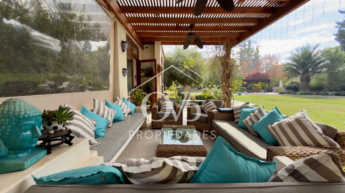 Casa en Venta en Colina, En venta moderna casa con precioso jardin (164901)