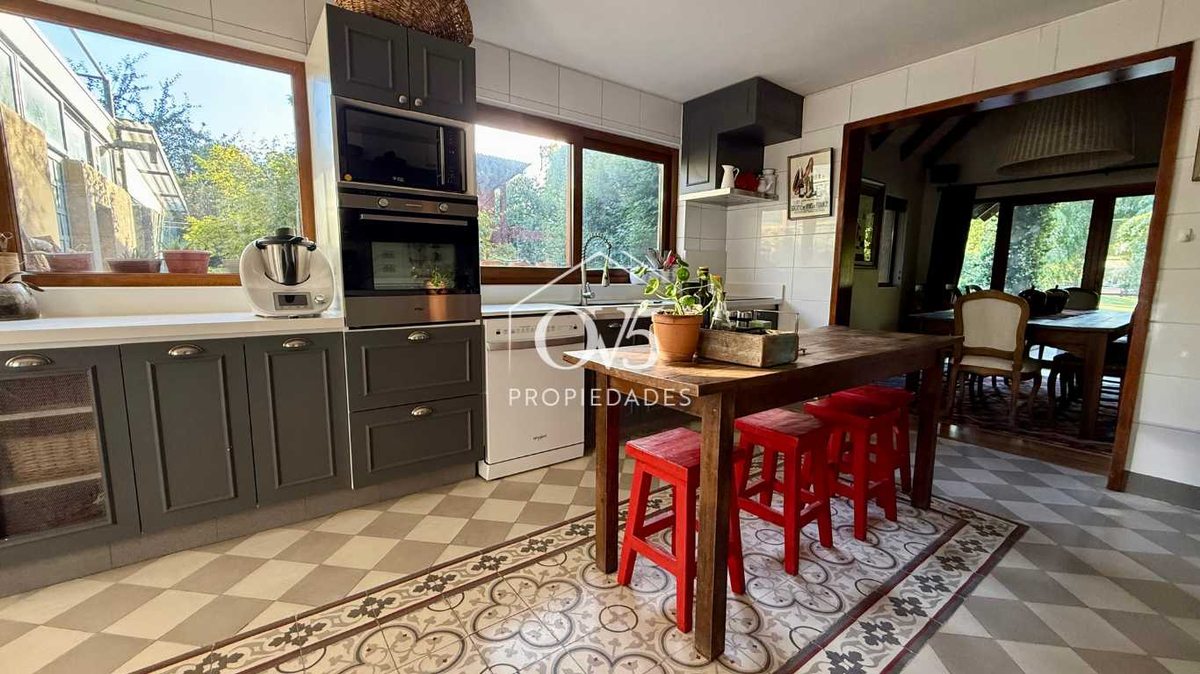 Casa en Venta en Colina, Preciosa casa, orilla cancha, cerca club (132035)