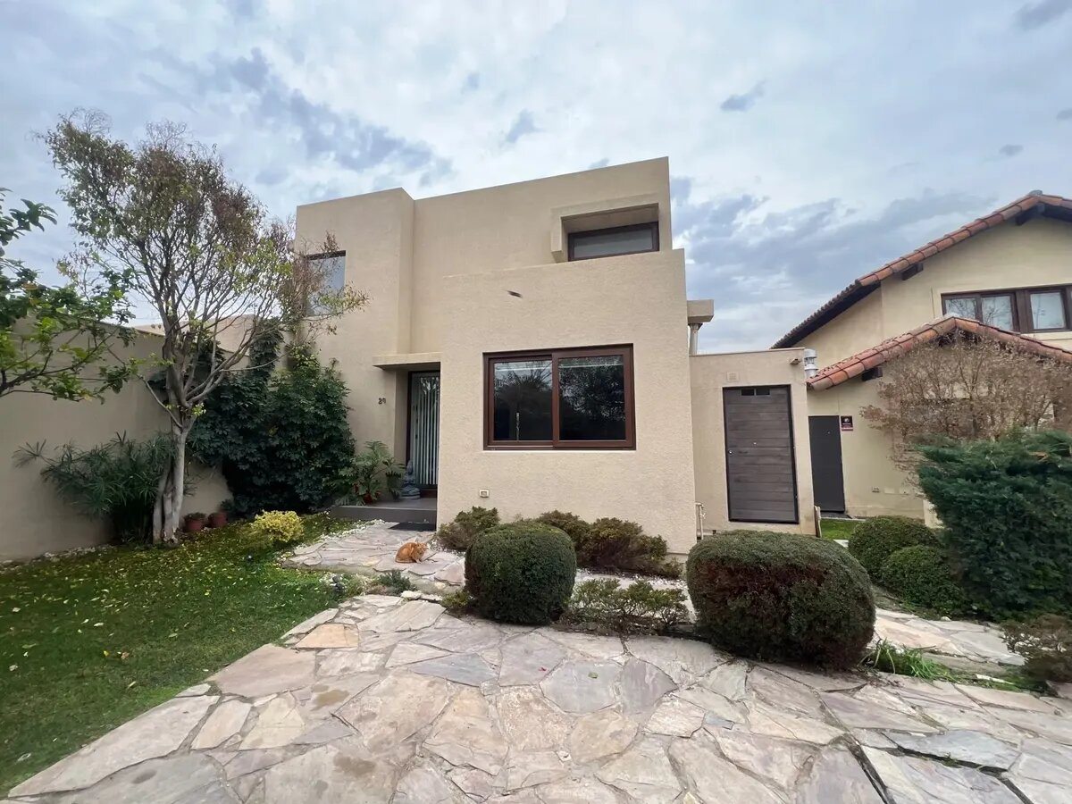 Casa en Venta en Colina, condominio los montes piedra roja