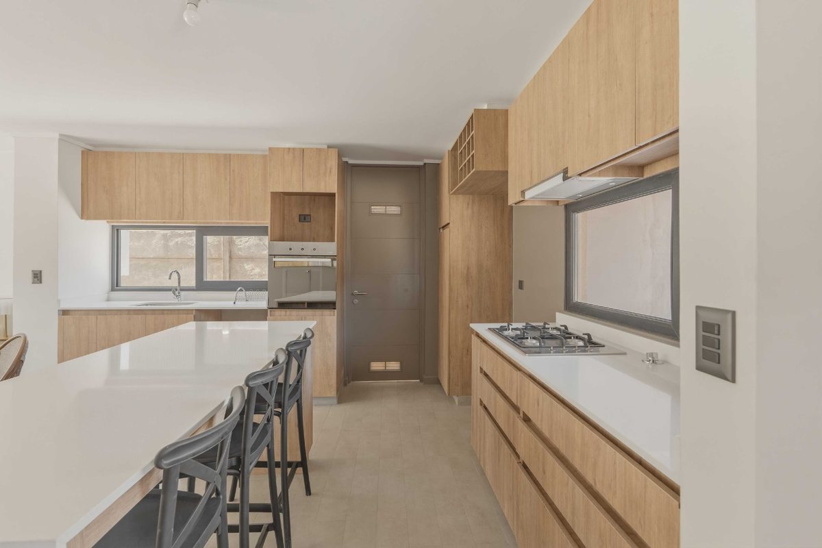 Casa en Venta en Colina, Hogar Luminoso en Barrio Residencial (151429)