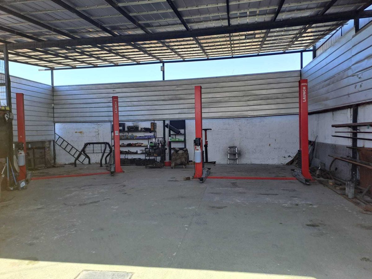 Casa en Venta en Copiapó, casa y taller con alza autos (138847)