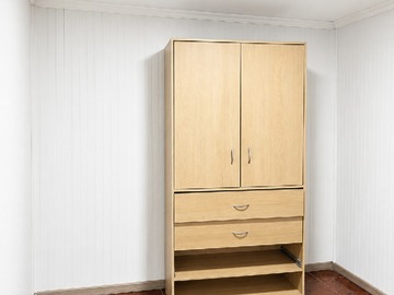 Dormitorio con closet