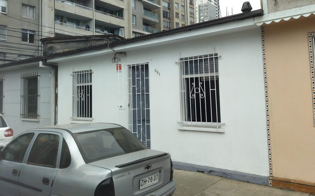 UF 2.700 Venta de Casa de 90mts2, Estación Central.