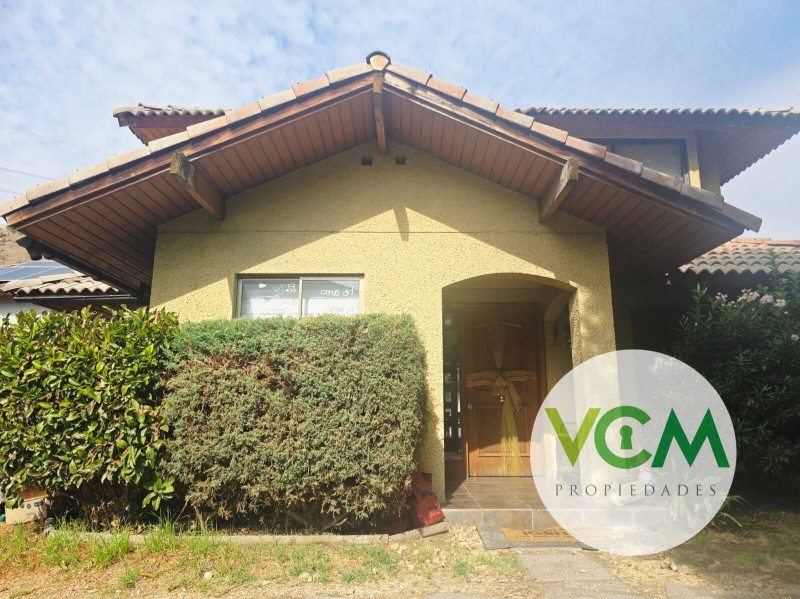 Casa en Venta en Huechuraba, Venta casa 5d + 3b | condominio los tineos | huechuraba