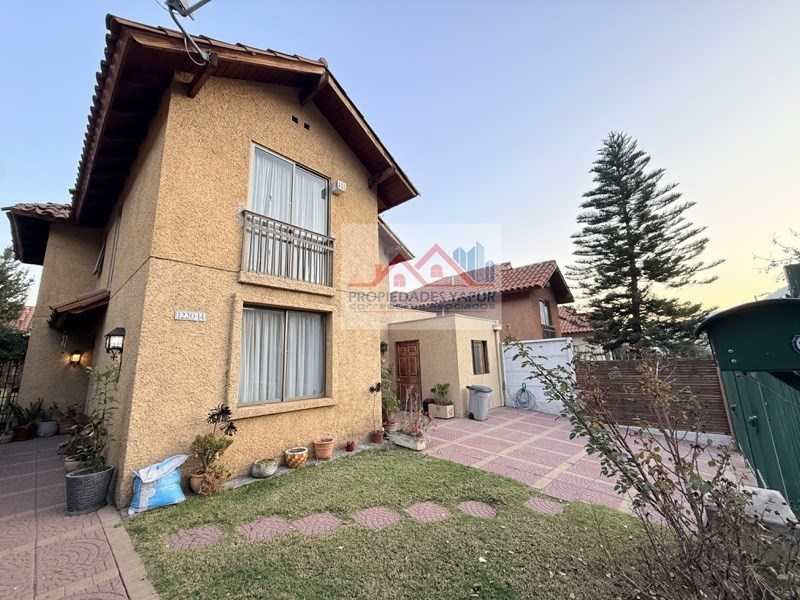 Casa en Venta en Huechuraba, MA - Altos del valle 1220, Huechuraba, Condominio Las Pataguas. Casa 5dorm 4 baños 122/312m2 piscina