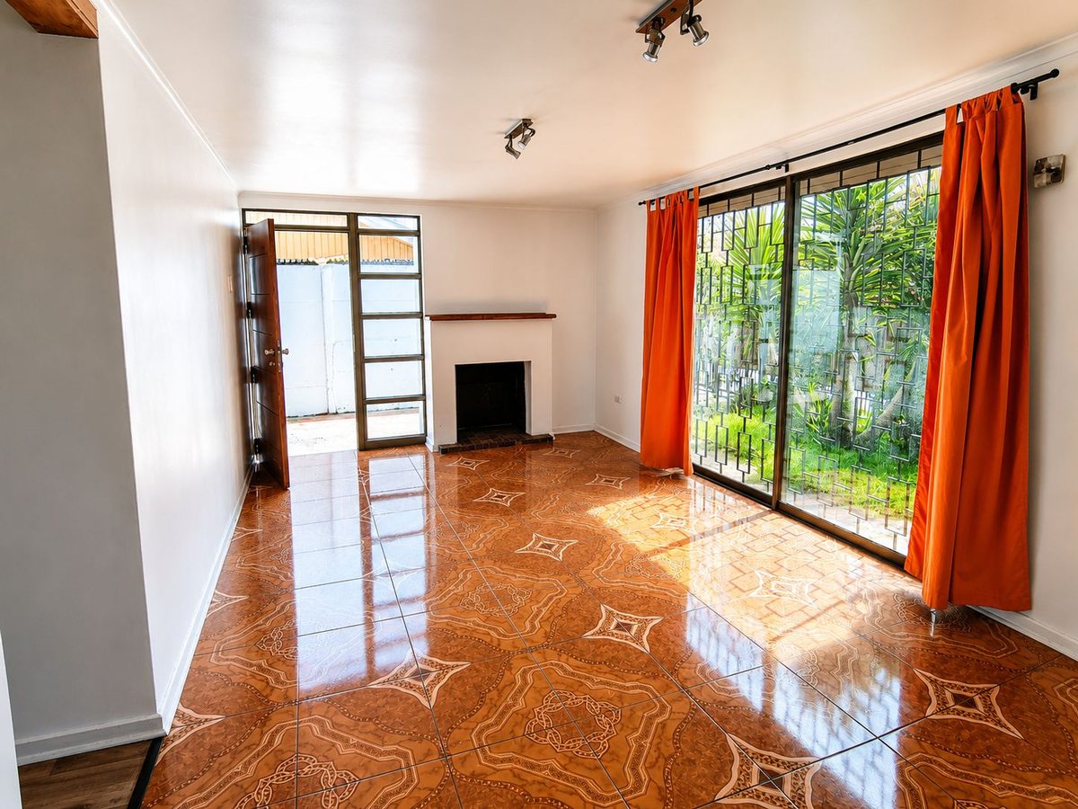 Casa en Venta en La Cisterna, San Rafael, La Cisterna, Región Metropolitana de Santiago 7970000, Chile