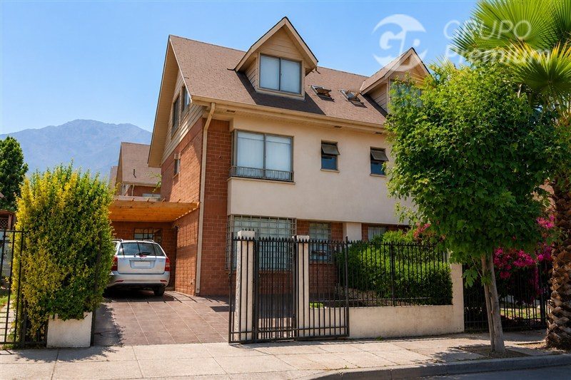 Casa en Venta en La Florida, El Hualle con Av. Rojas Magallanes