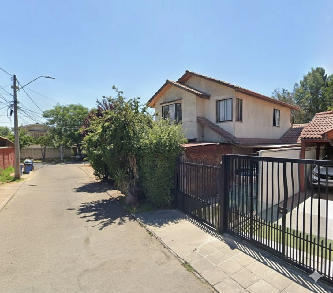 Casa en Venta en La Florida, El Poncho 2706, La Florida, Región Metropolitana de Santiago 8240000, Chile