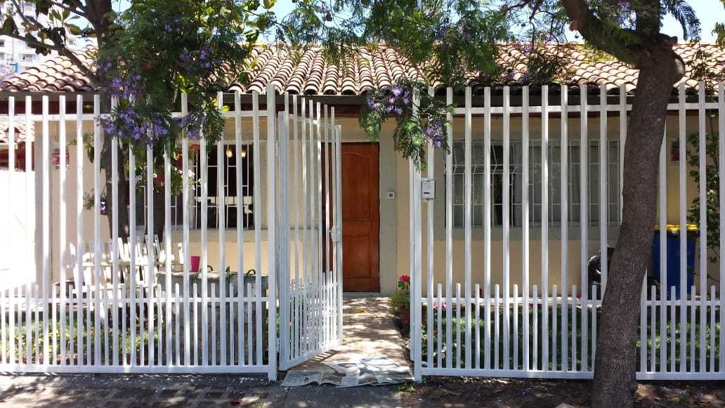 Casa en Venta en La Florida, Oportunidad rebajado! 2d 1b 3e! metro mirador! (176866)