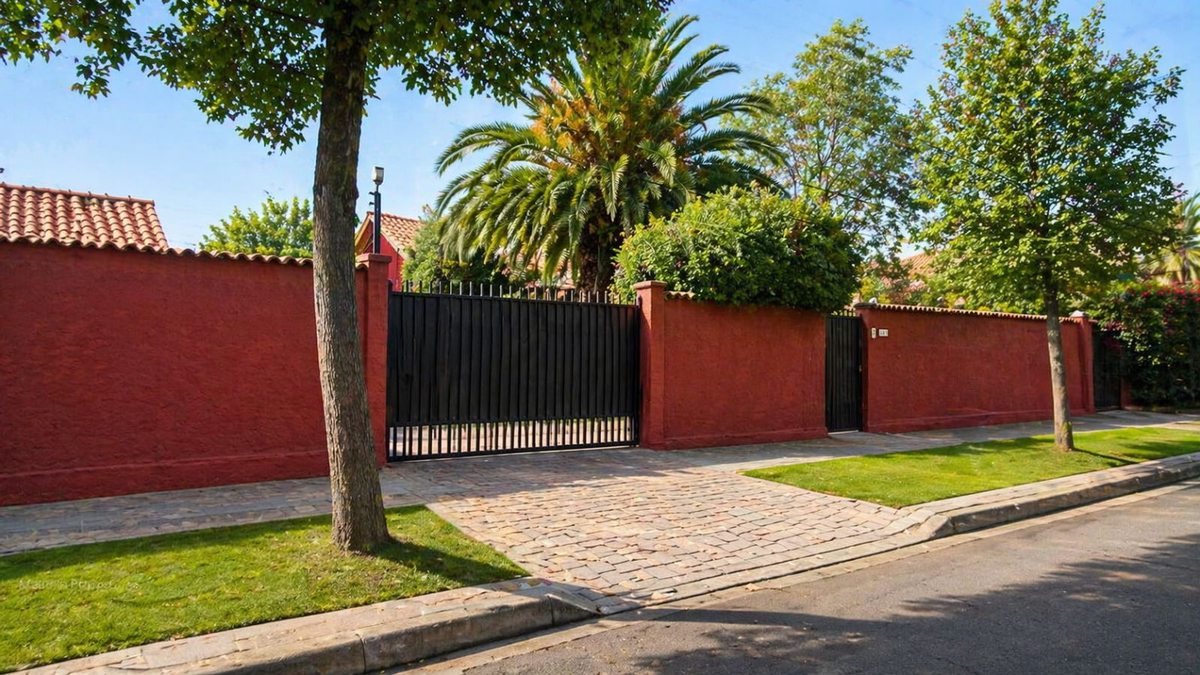Casa en Venta en La Florida, Santa Julia 2667, La Florida, Región Metropolitana de Santiago 8240000, Chile