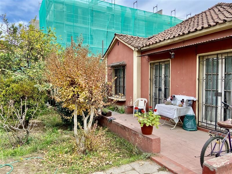 Casa en Venta en La Reina, Amplio terreno en casa familiar en la reina