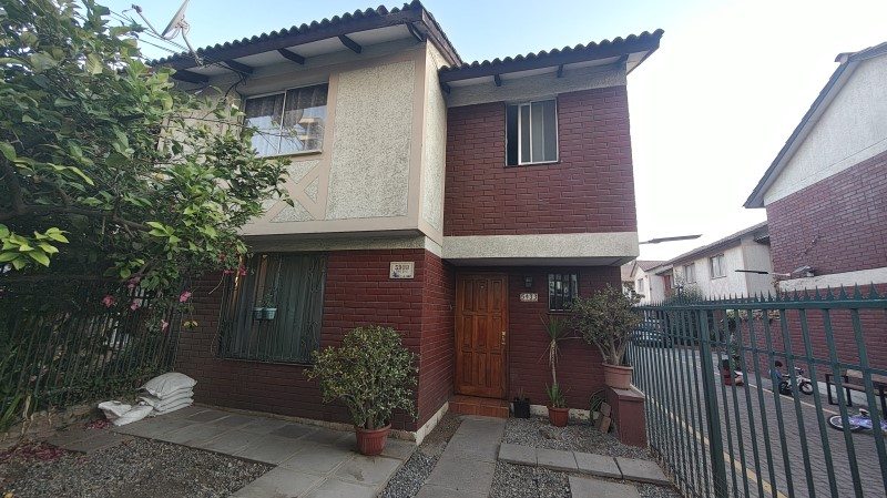 Casa en Venta en La Reina, Excelente casa en condominio