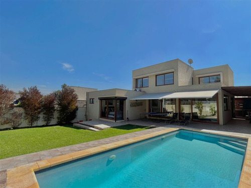 Casa en Venta en La Reina, Casa en venta de 5 dormitorios en la reina