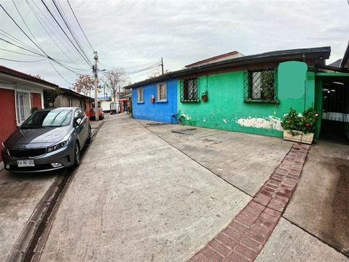 Casa en Venta en La Reina, Amplia casa de 3 dorm. En la reina