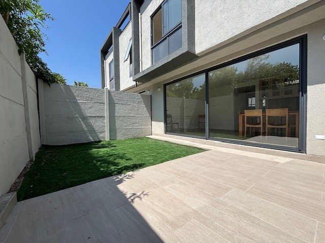 Casa en Venta en La Reina, Town house nuevos, castillo velasco, metro 3d 3b