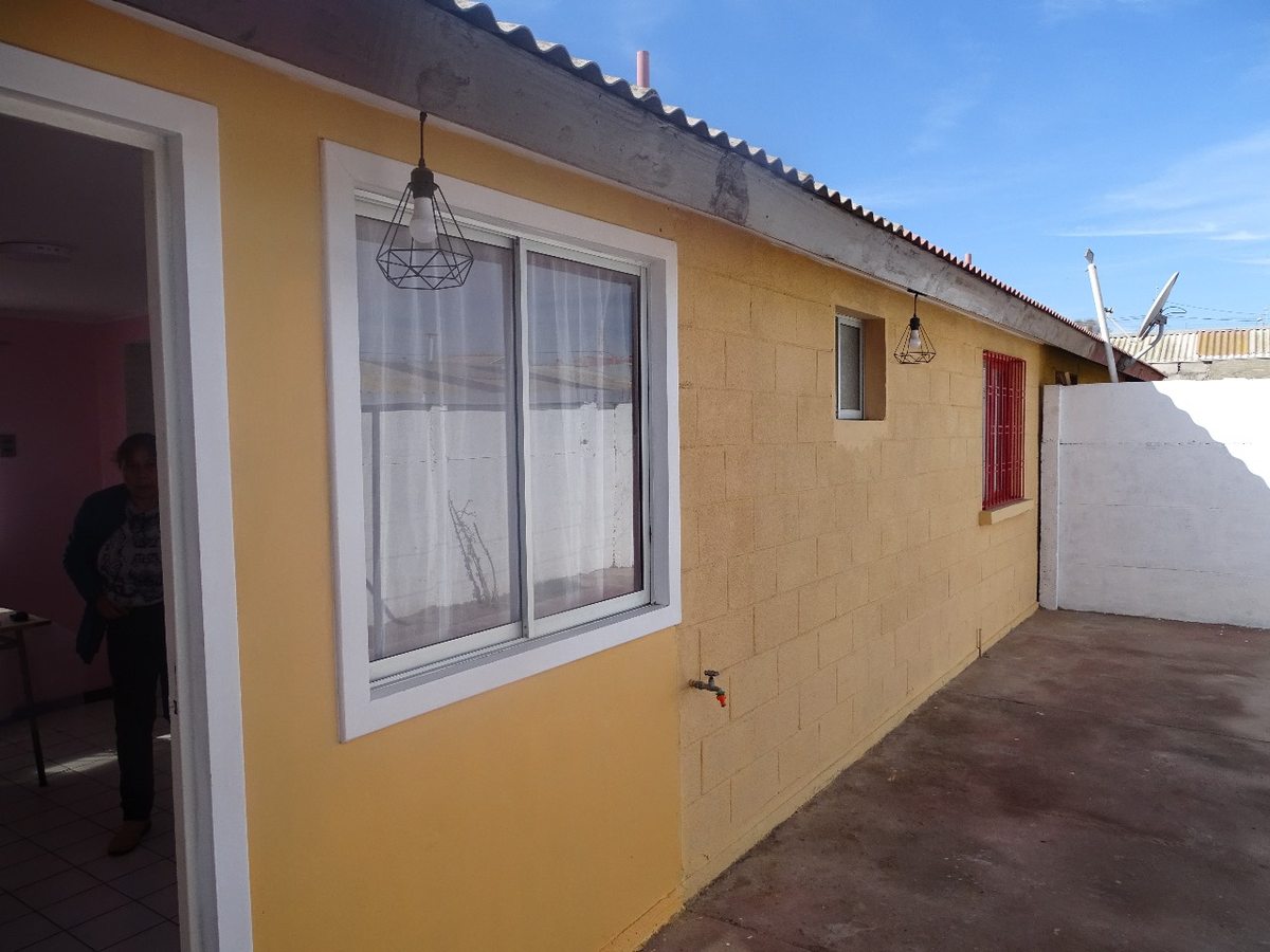 Parte posterior y patio