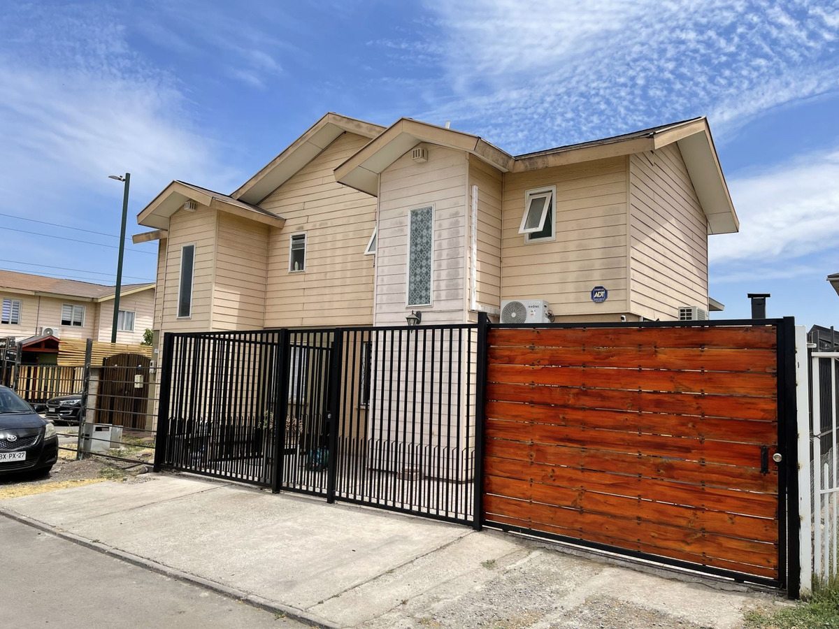 Casa en Venta en Lampa, Pasaje Nubes Blancas, Lampa, Región Metropolitana de Santiago 9380000, Chile