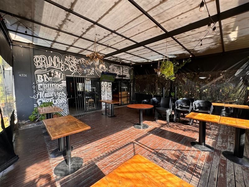 Casa en Venta en Las Condes, Local comercial frente al Jumbo de Bilbao