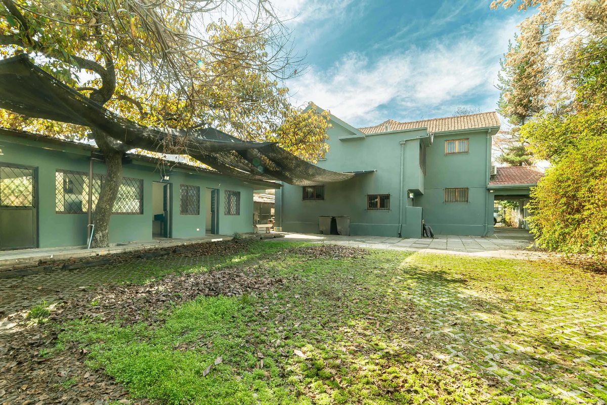 Casa en Venta en Las Condes, Metro Escuela Militar 300m2 en 610m2 terreno (95582)