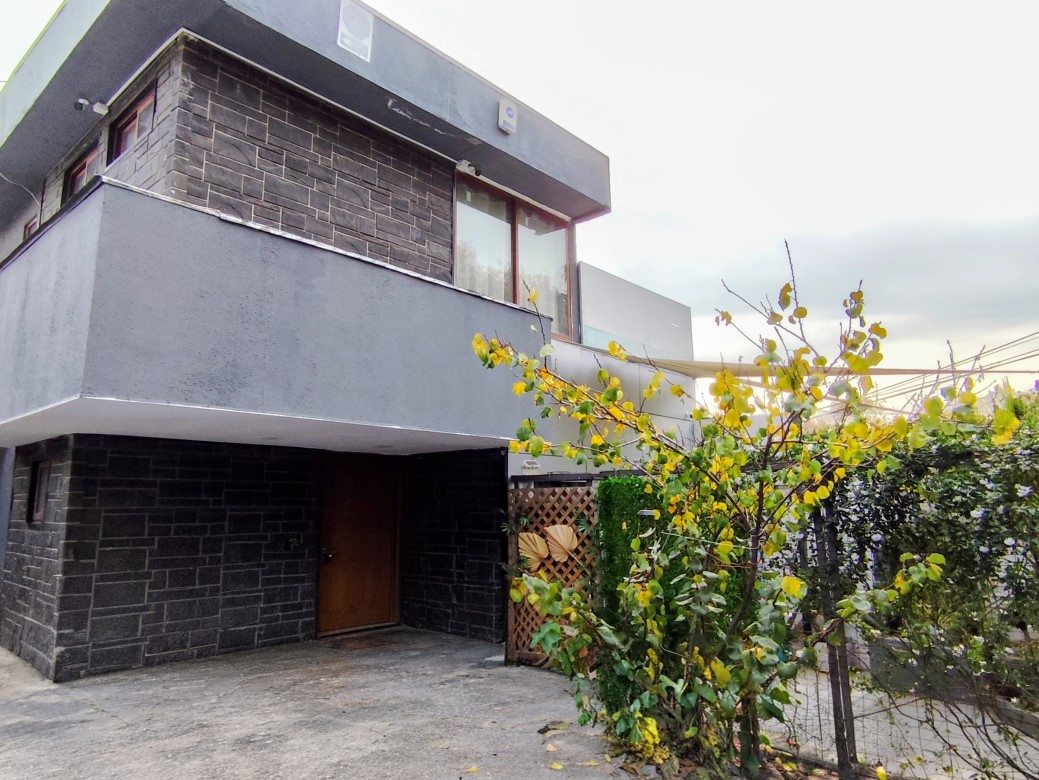 Casa en Venta en Las Condes, Venta casa y clinica dental
