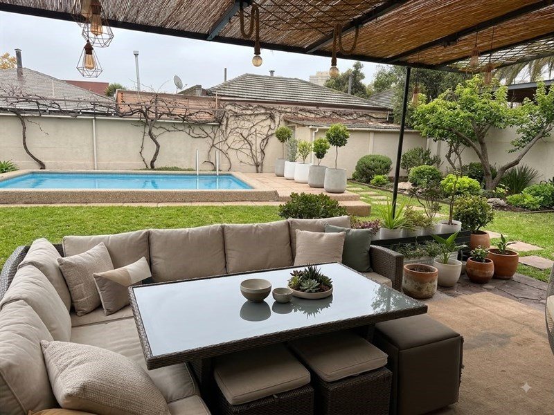 Casa en Venta en Las Condes, Oportunidad, rebajada gran casa cercana Metro Los Dominicos, bajo valor de tasación