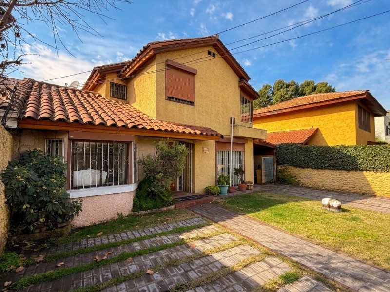 Casa en Venta en Las Condes, Fuente ovejuna/ cristobal colon/ mall plaza los dominicos