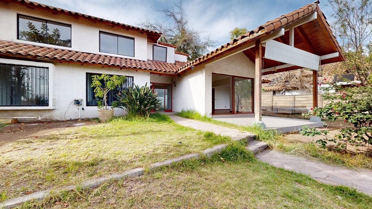 Casa en Venta en Las Condes, Condominio | Casa Chilena | Vista despejada (174606)