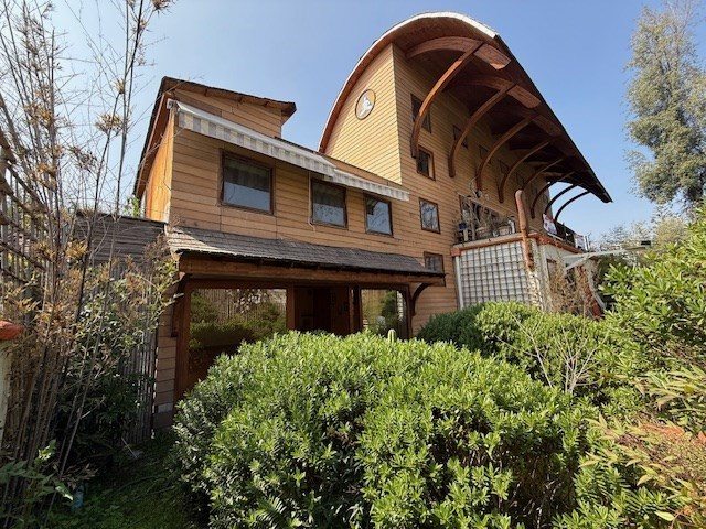 Casa en Venta en Las Condes, Propiedad comercial con patente municipal vigente. Sánchez Fontecilla entre Pte Errázuriz y Martín de Zamora. Metro Tobalaba