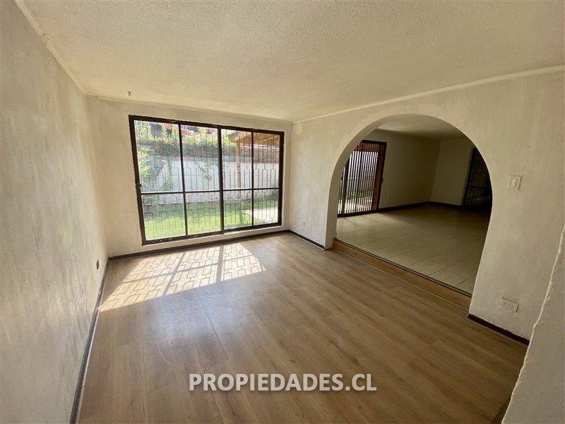 Casa en Venta en Las Condes, Metro Los Domínicos / Camino El Alba / Cardenal Newman