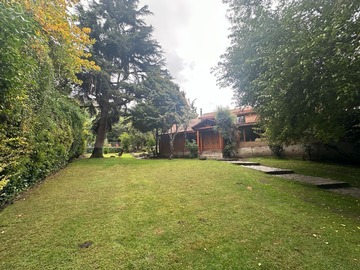 Frente casa vista desde jardín
