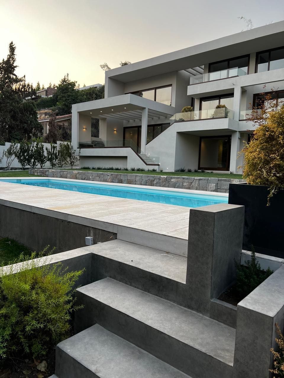 Casa en Venta en Lo Barnechea, Casa nueva mediterráne 5d/6b golf manquehue (83641)