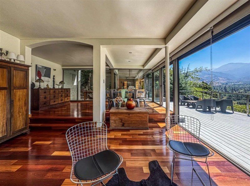 Casa en Venta en Lo Barnechea, Moderna casa con increíble vista en condominio Golf Lomas de la Dehesa