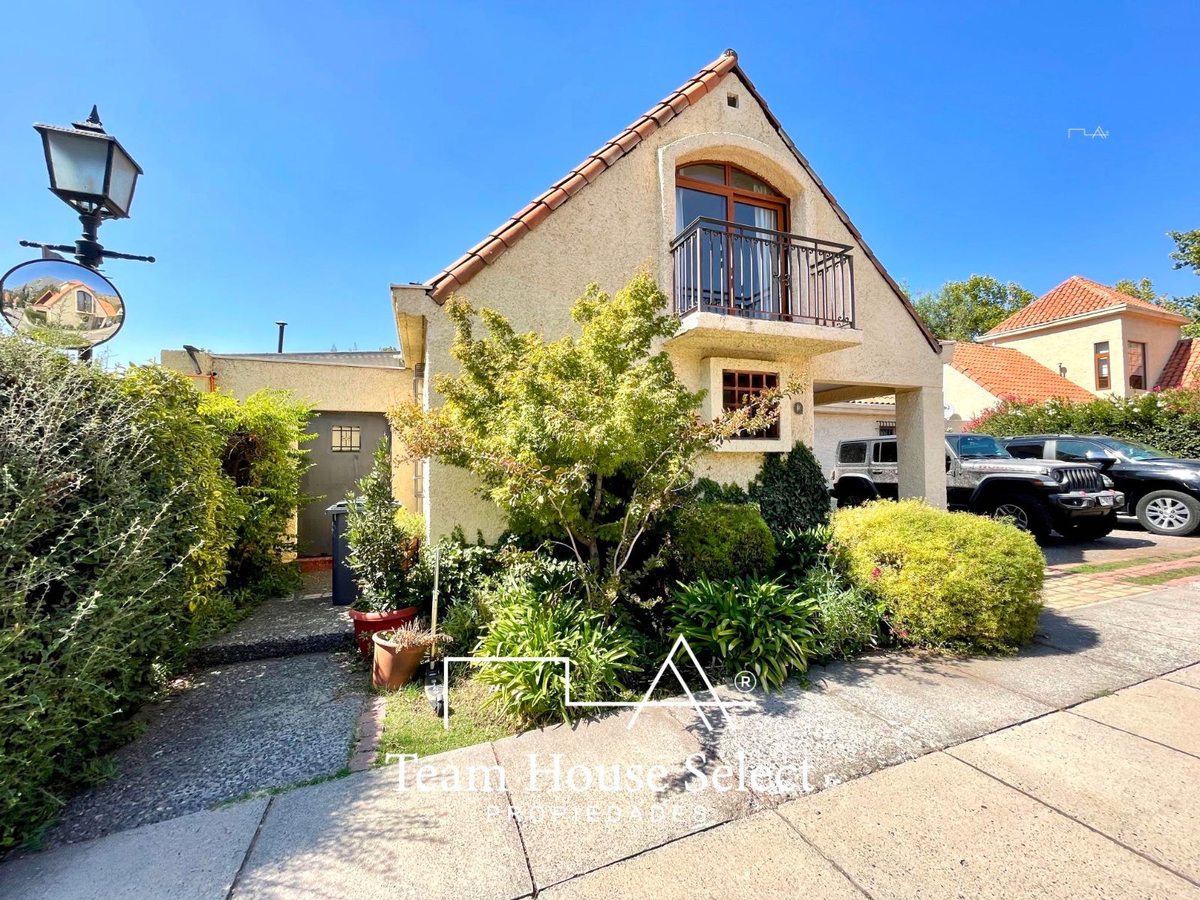 Casa en Venta en Lo Barnechea, Avenida El Golf de Manquehue 9360, Lo Barnechea, Región Metropolitana de Santiago 7690000, Chile