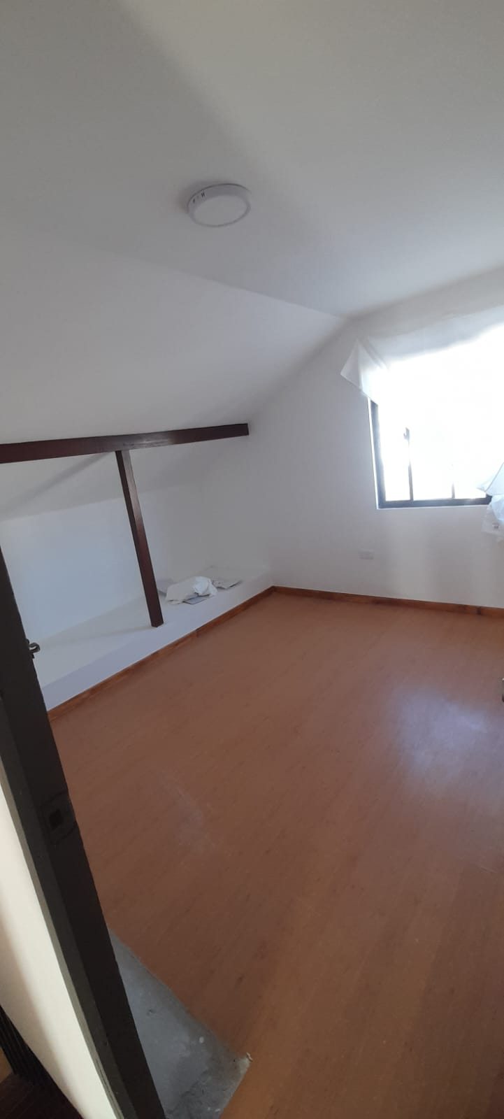 Pieza dorm superior este ó 2do living