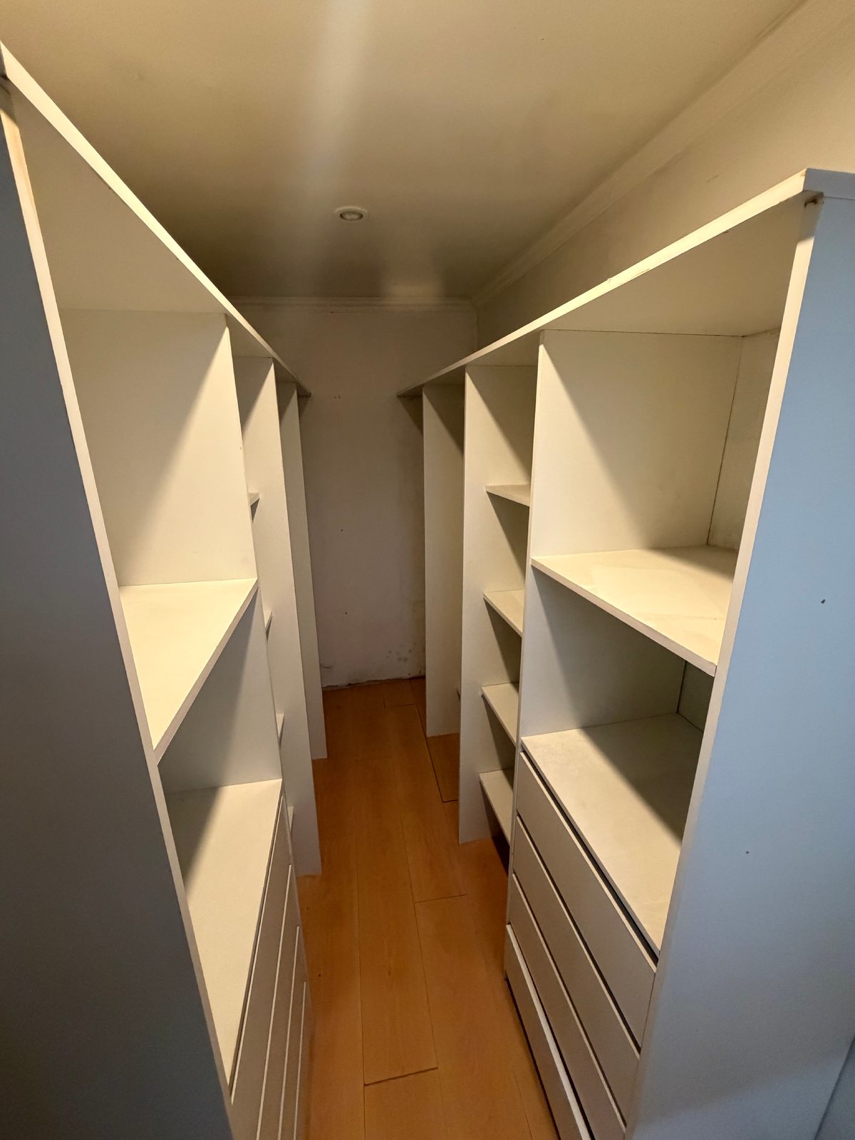 Walking closet