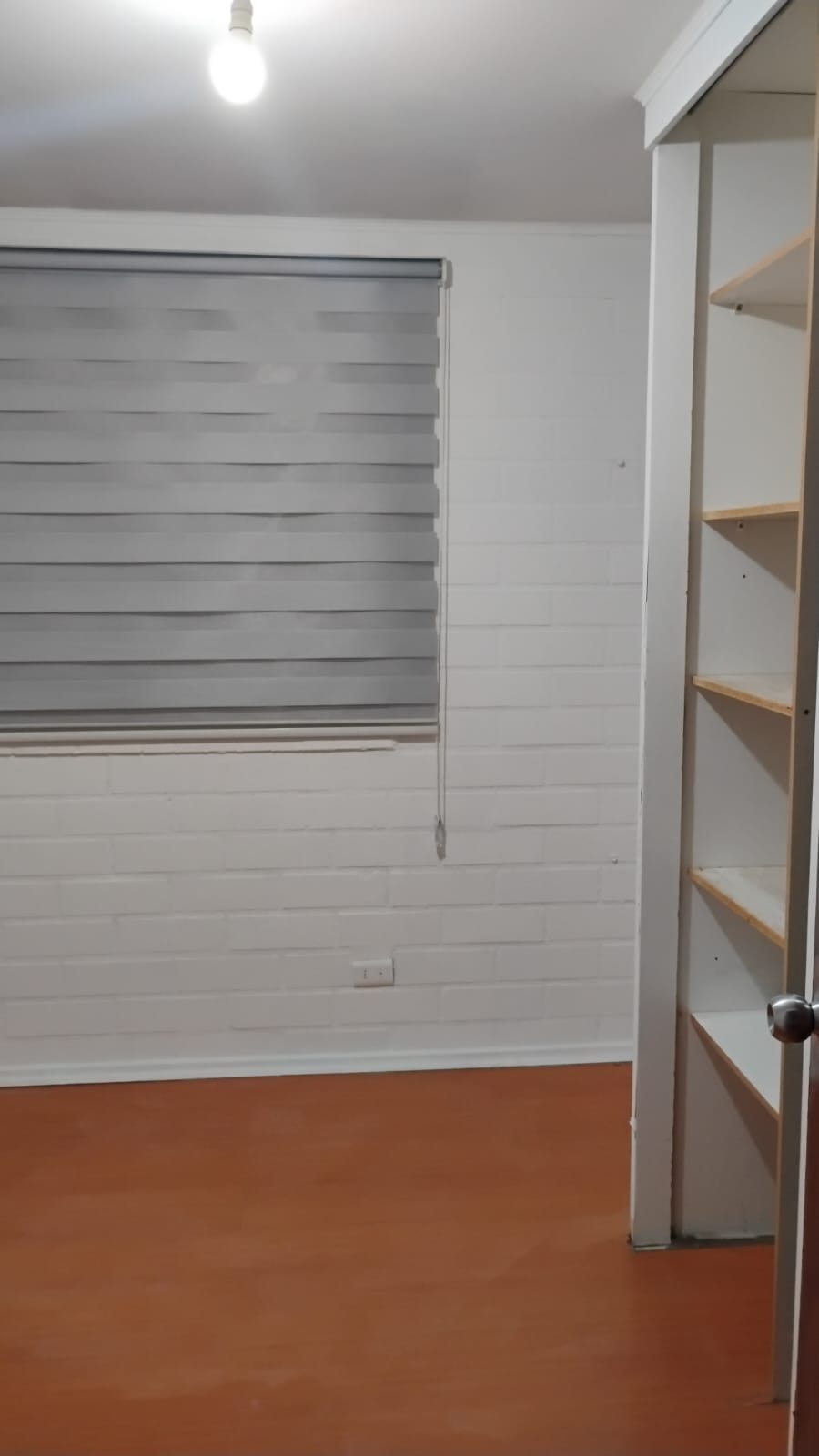 habitacion 1 con closet y vista al pasaje