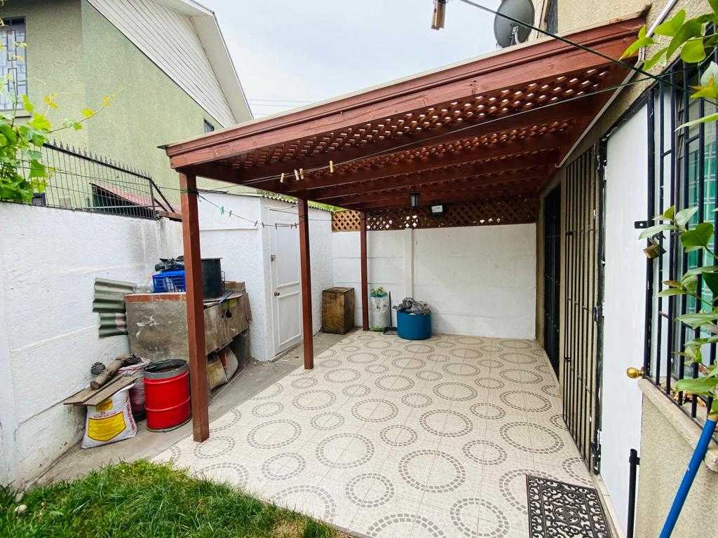 Casa en Venta en Maipú, Vivienda Moderna, Ideal para Familias (130637)