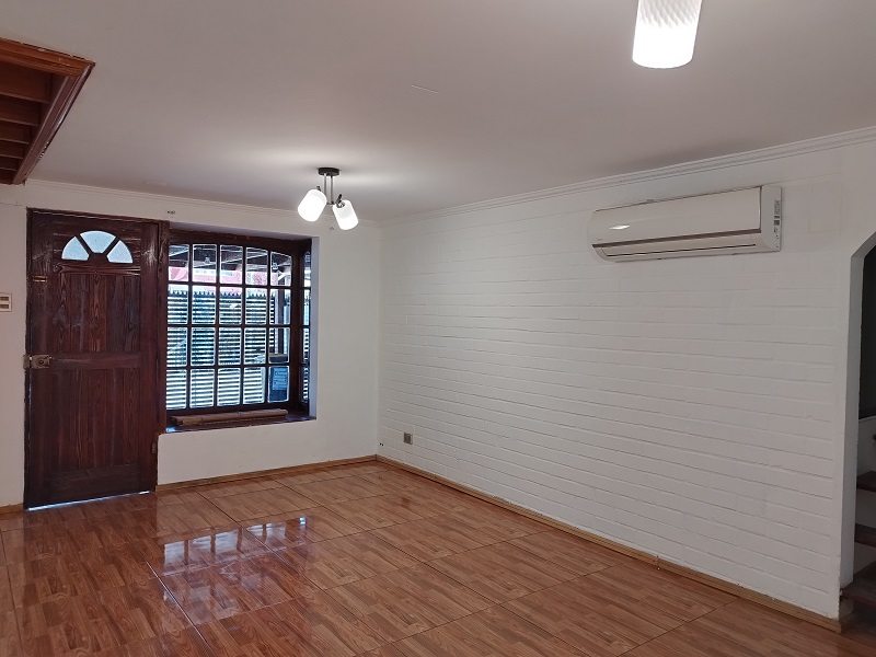 Casa en Venta en Maipú, 4 dormitorios 2 baños fogonero segura maipu