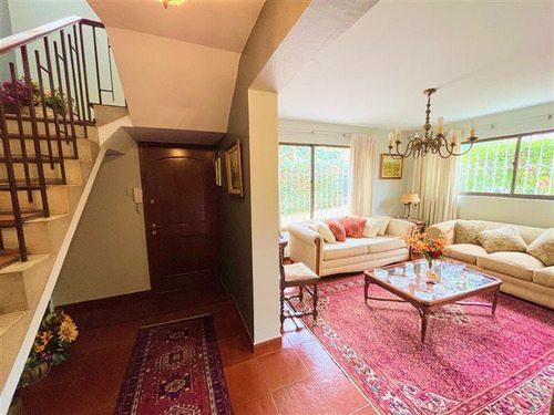 Casa en Venta en Ñuñoa, Rosita renard/ hamburgo/ ñuñoa / metro simon bolivar
