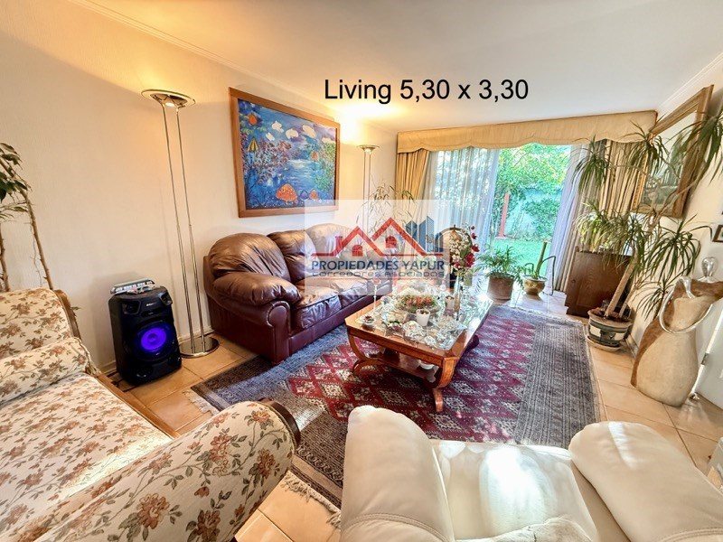 Casa en Venta en Peñalolén, KLG - Guardi casa 170/223m2 casa de 3 pisos 3 dorm 3 baños, servicios completos, mansarda, patio trasero, frente de 15metros