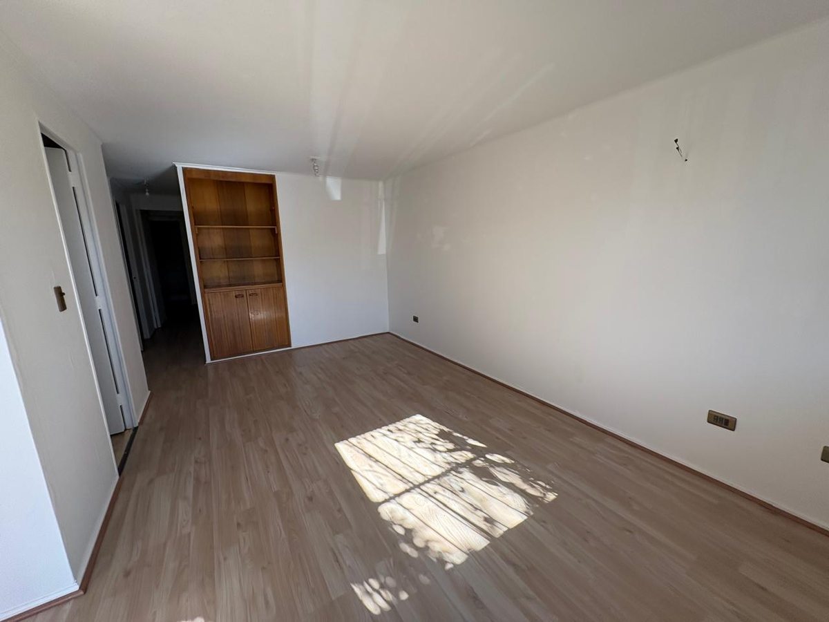 Casa en Venta en Peñalolén, Los Almendros, Peñalolén, Región Metropolitana de Santiago 7910000, Chile