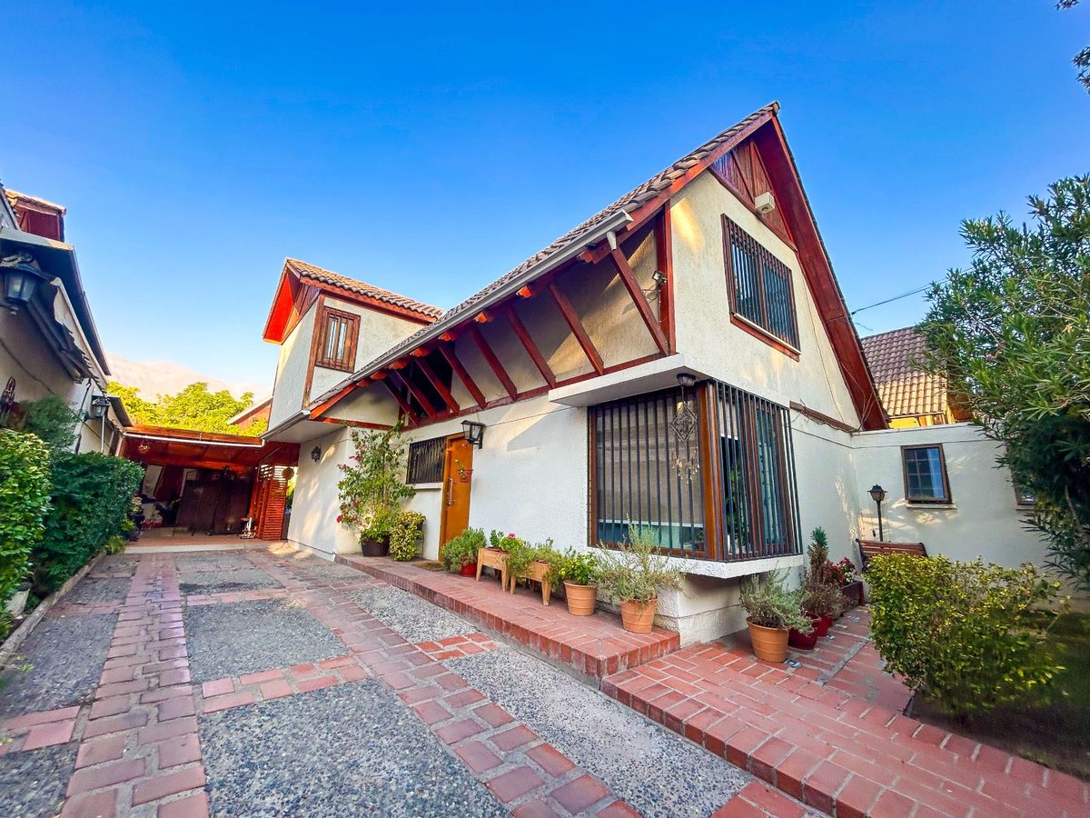 Casa en Venta en Peñalolén, Mariano Sánchez Fontecilla 11624, Peñalolén, Región Metropolitana de Santiago 7910000, Chile