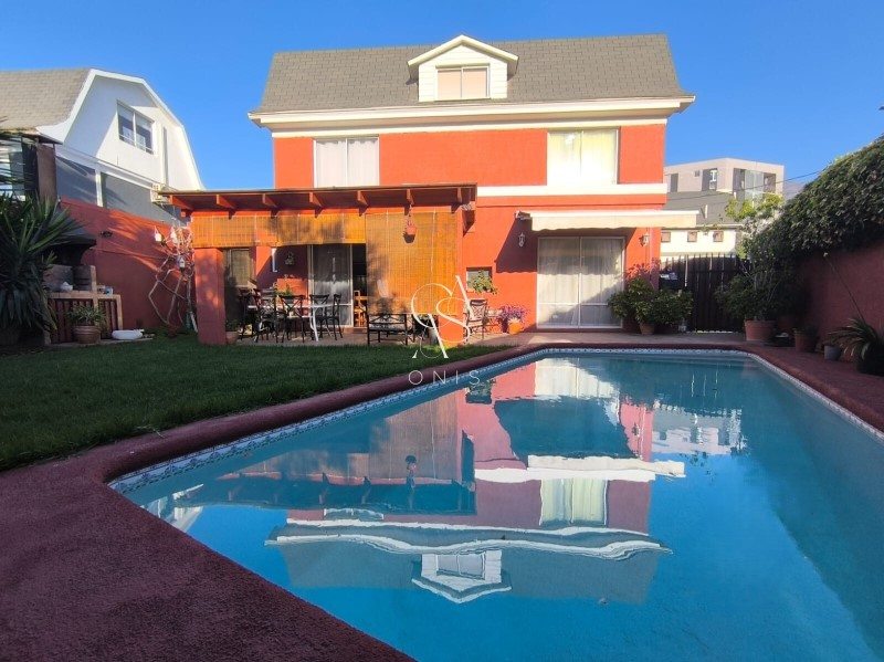 Casa en Venta en Peñalolén, Sector casa grande a 10 minutos metro los presidentes/grecia