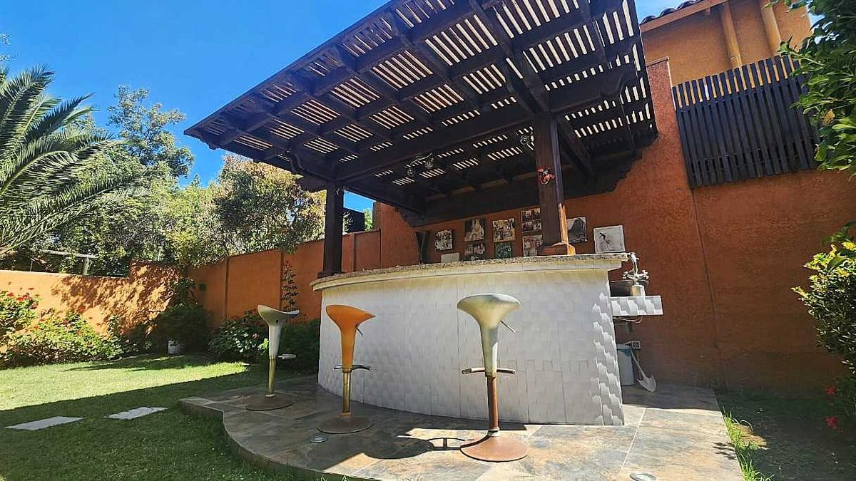 Casa en Venta en Peñalolén, Vivienda Luminosa y Moderna en Zona Tranquila (169969)