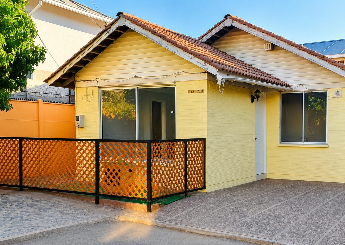Se Vende Hermosa Propiedad en Lomas de Eyzaguirre (Casa)