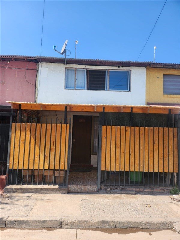 Casa en Venta en Puente Alto, palo de rosa 2679 Villa Arco Iris Puente Alto.