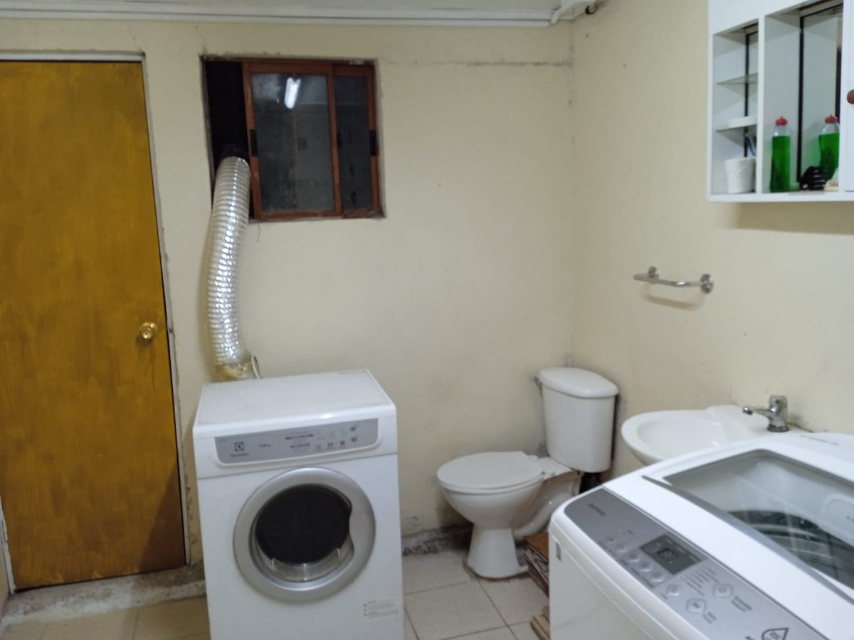 Baño (sala) con secadora